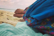 Load image into Gallery viewer, White Stripe Weave Towels