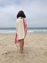 Load image into Gallery viewer, Asymmetric Flat Weave Towels
